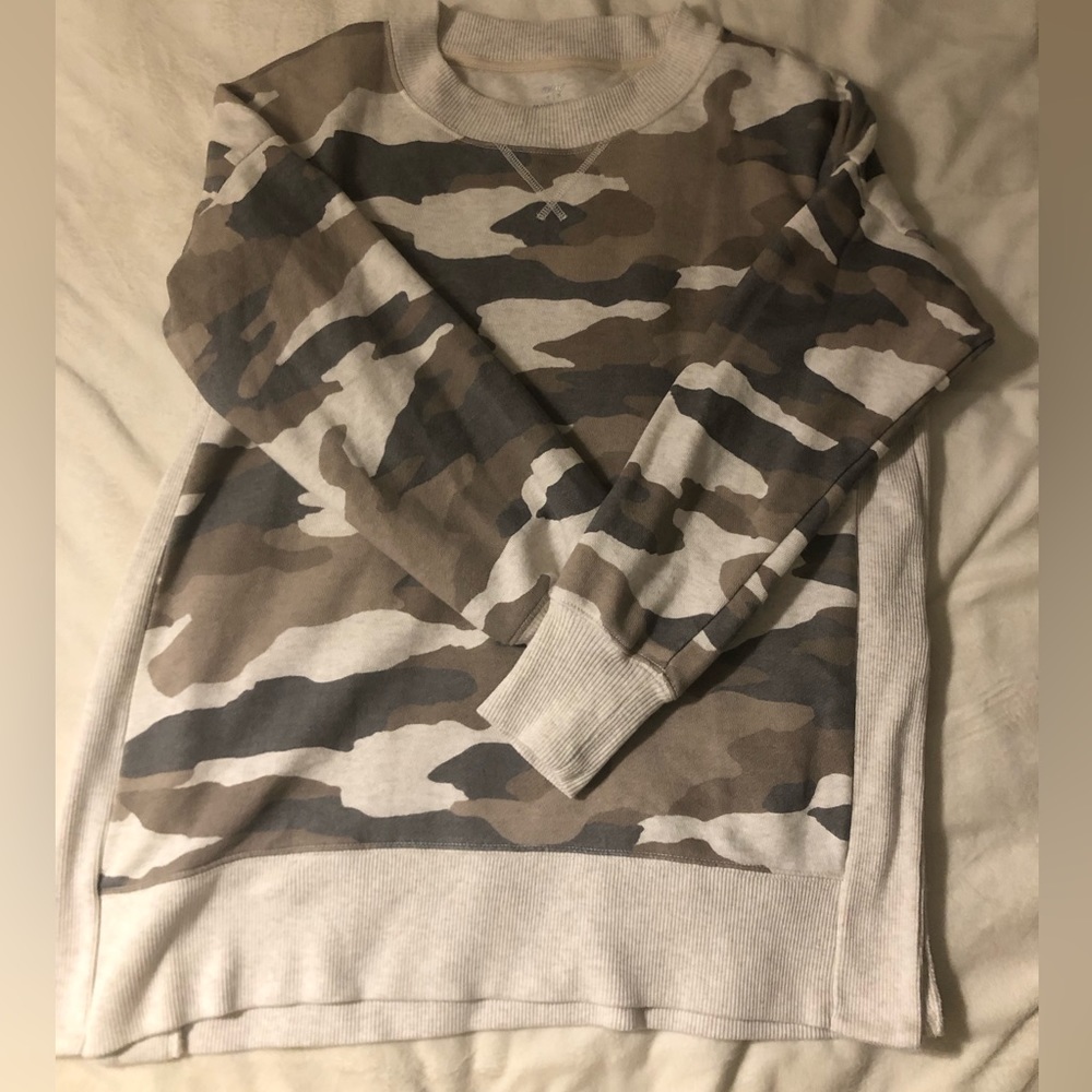 Aerie camo pullover sweatshirt
